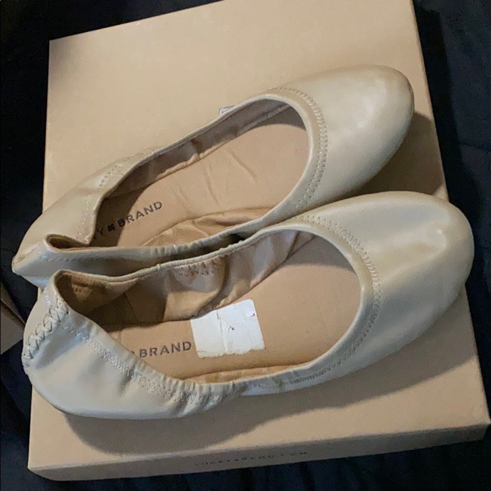 Lucky brand flats